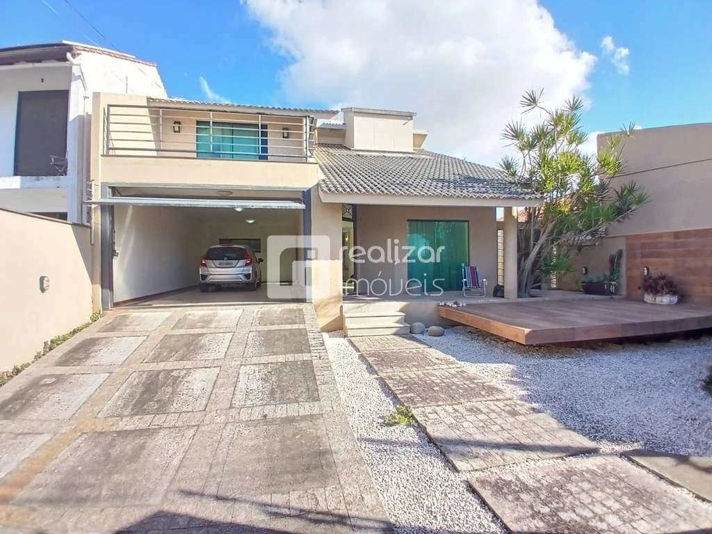 3-bedroom house with 491 m² and private garden
