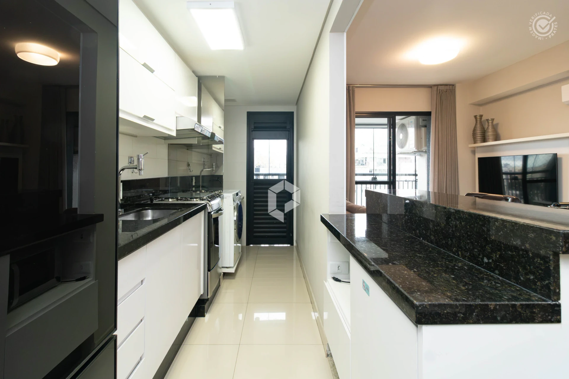 2-bedroom apartment with a dryer in Curitiba — photo 3