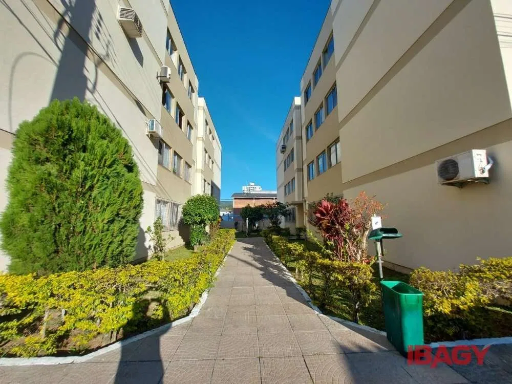 3-bedroom apartment with a washing machine — photo 22