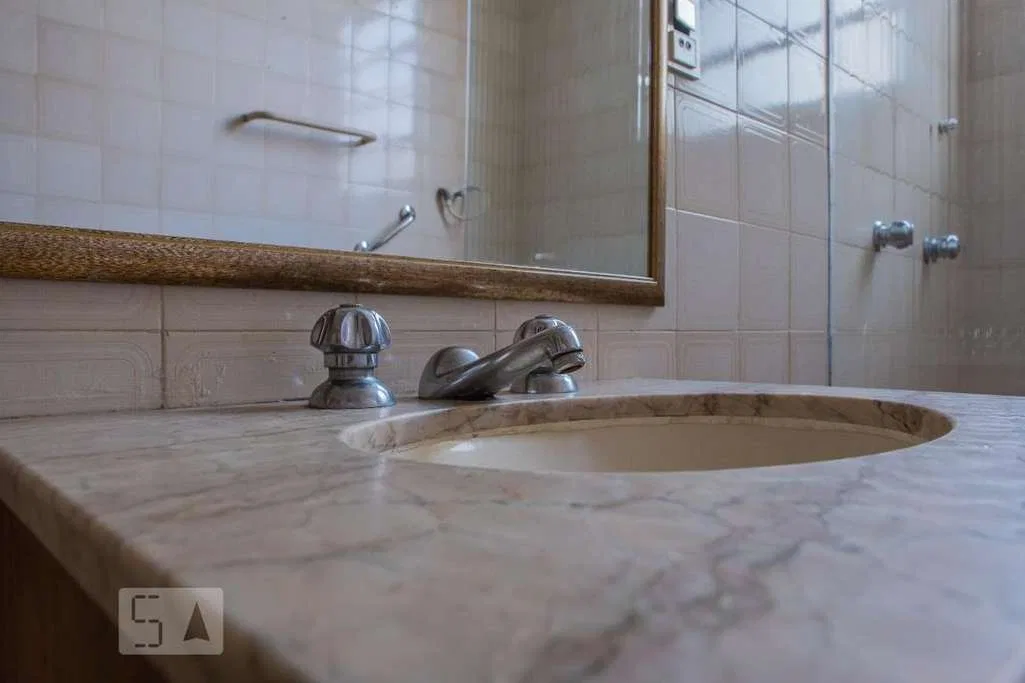 225 m² apartment with 4 bedrooms and a balcony — photo 2