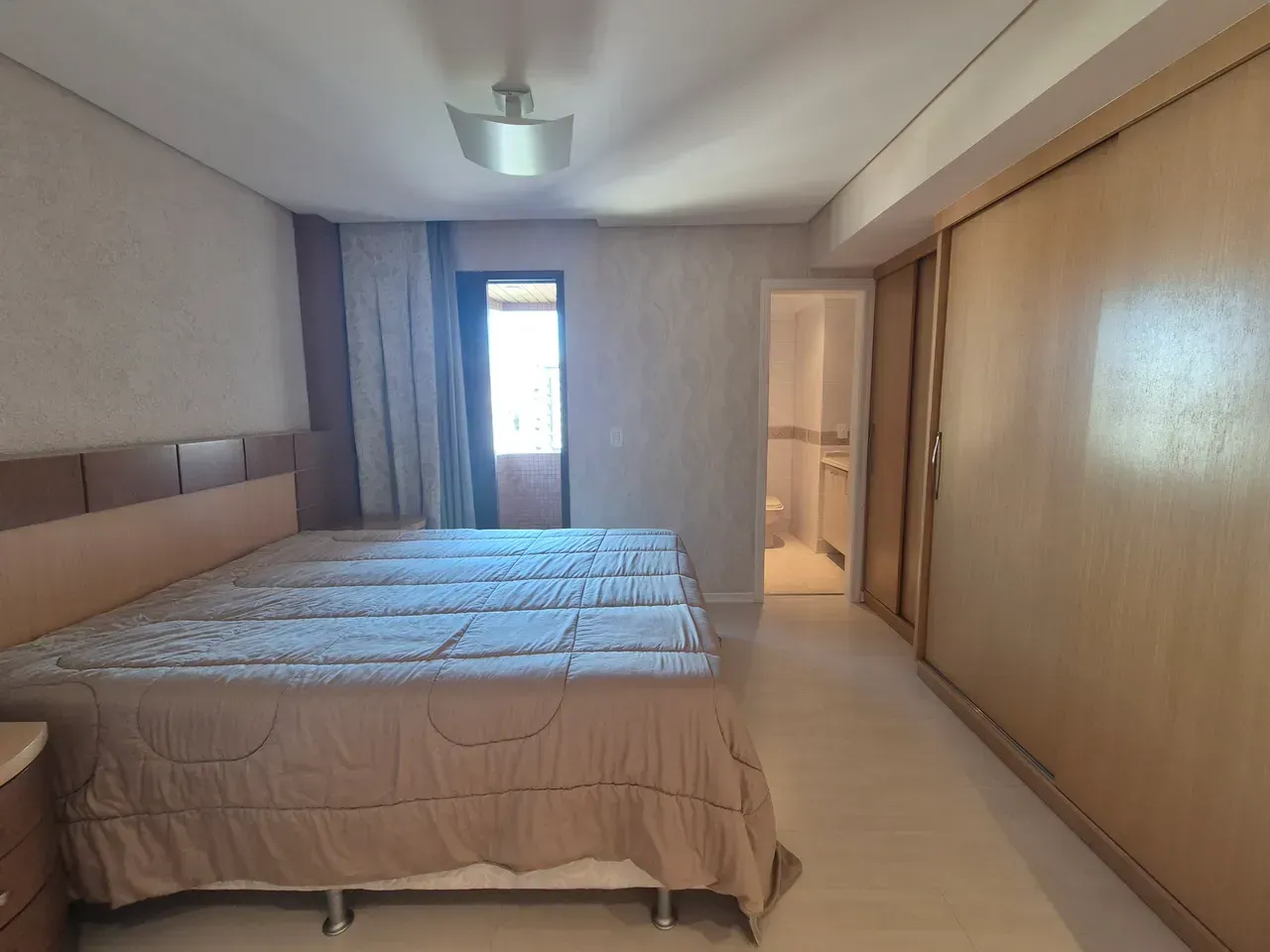 Apartment with 3 bedrooms and 5 bathrooms, 183 m² — photo 4