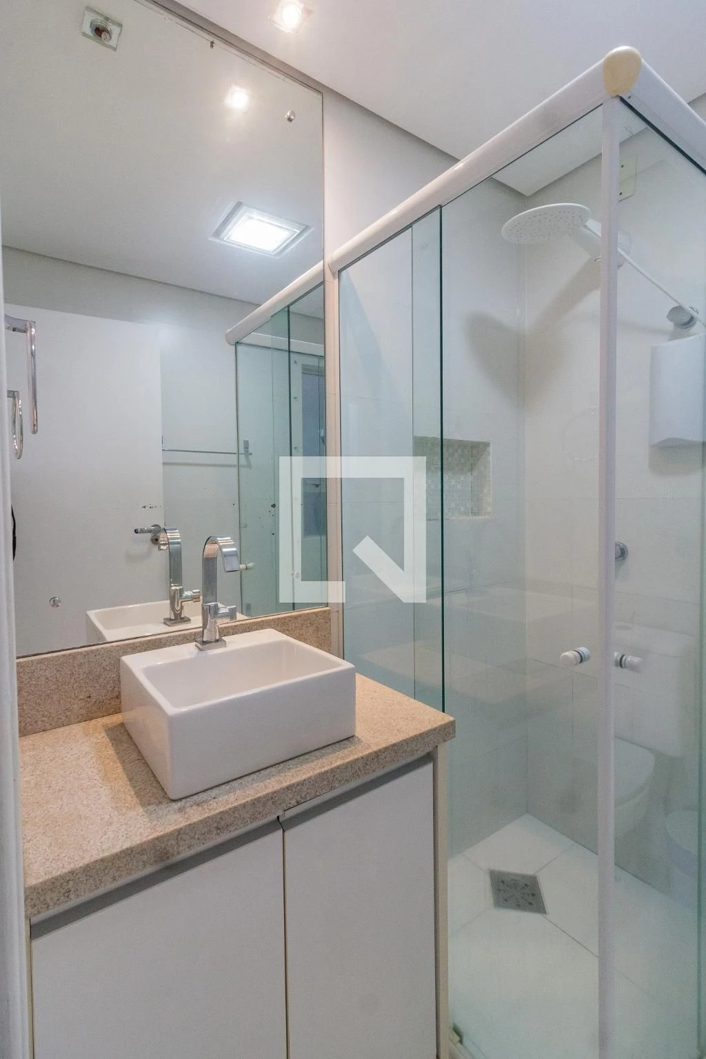 Furnished apartment, 77 m², with a glass-enclosed balcony — photo 41