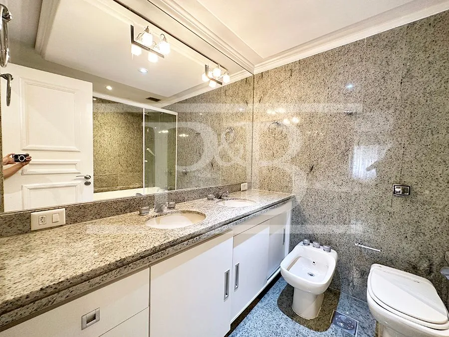 3-bedroom apartment with 230 m² and glassed-in balcony — photo 18