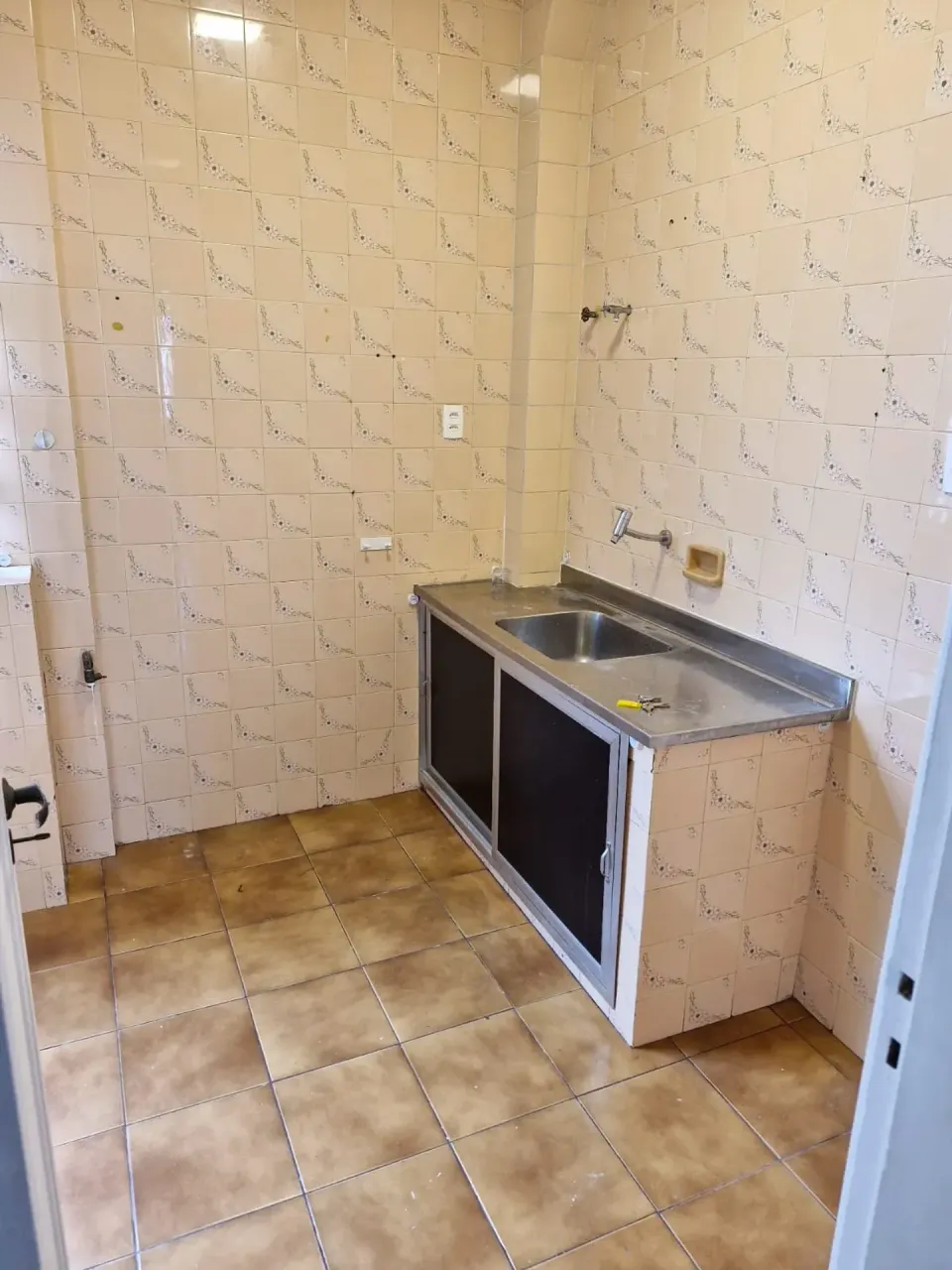 65 m² apartment with a closed kitchen and gas stove — photo 4