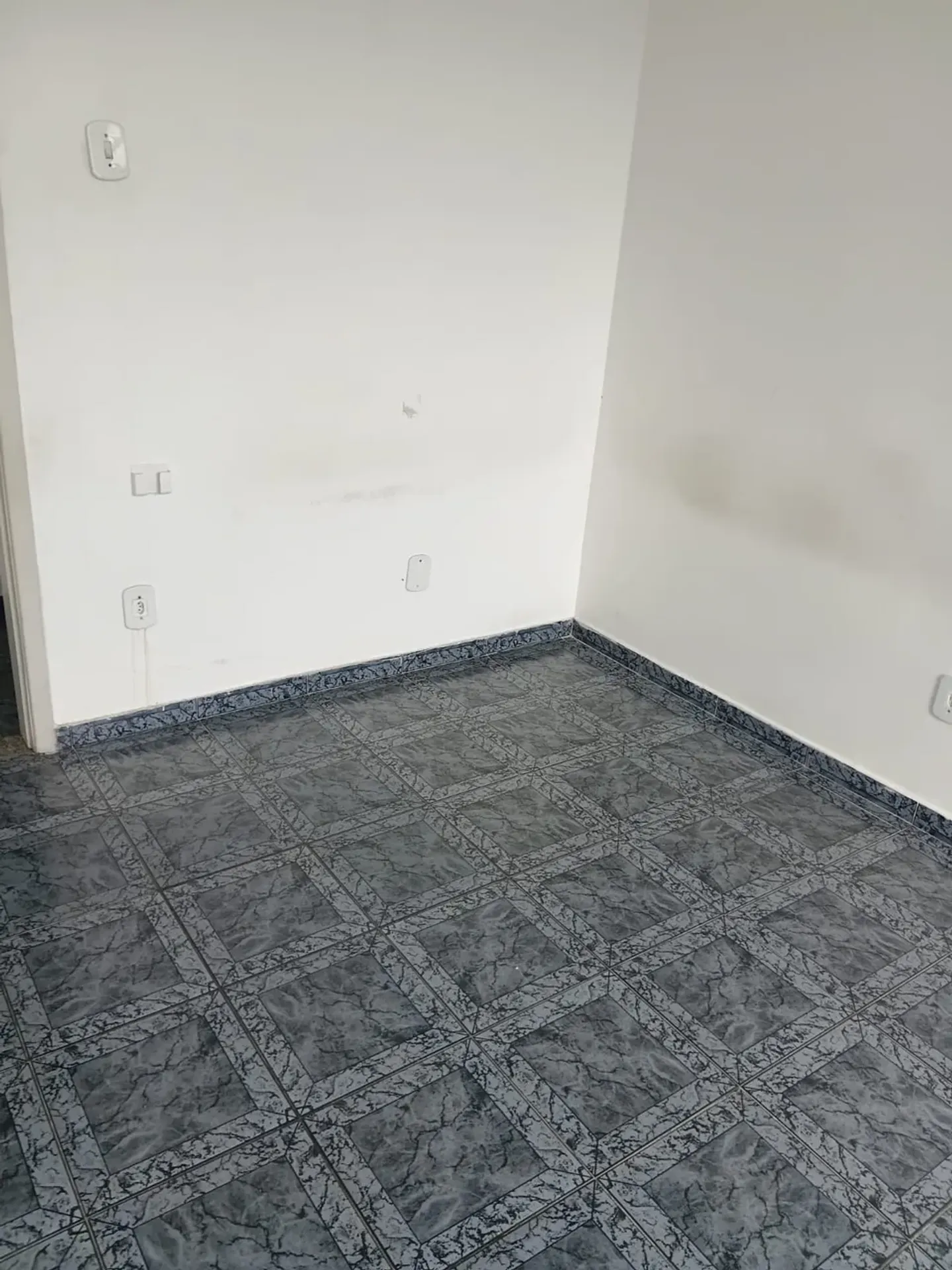 Apartment on the 4th floor with a grill on the balcony — photo 10