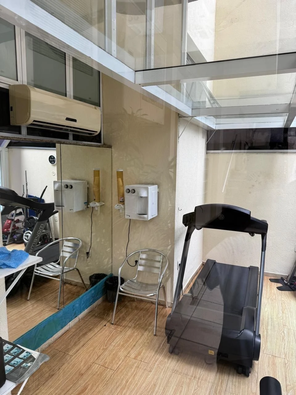 Furnished 1-bedroom apartment with pet-friendly policy — photo 25