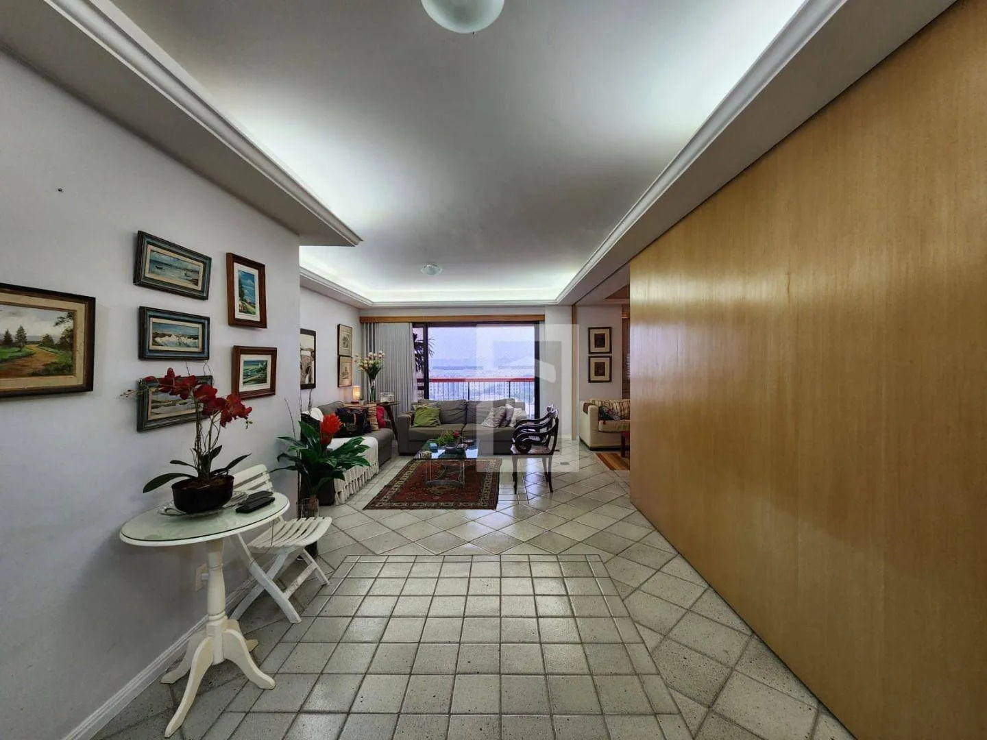 Furnished 3-bedroom apartment with 4 bathrooms — photo 8
