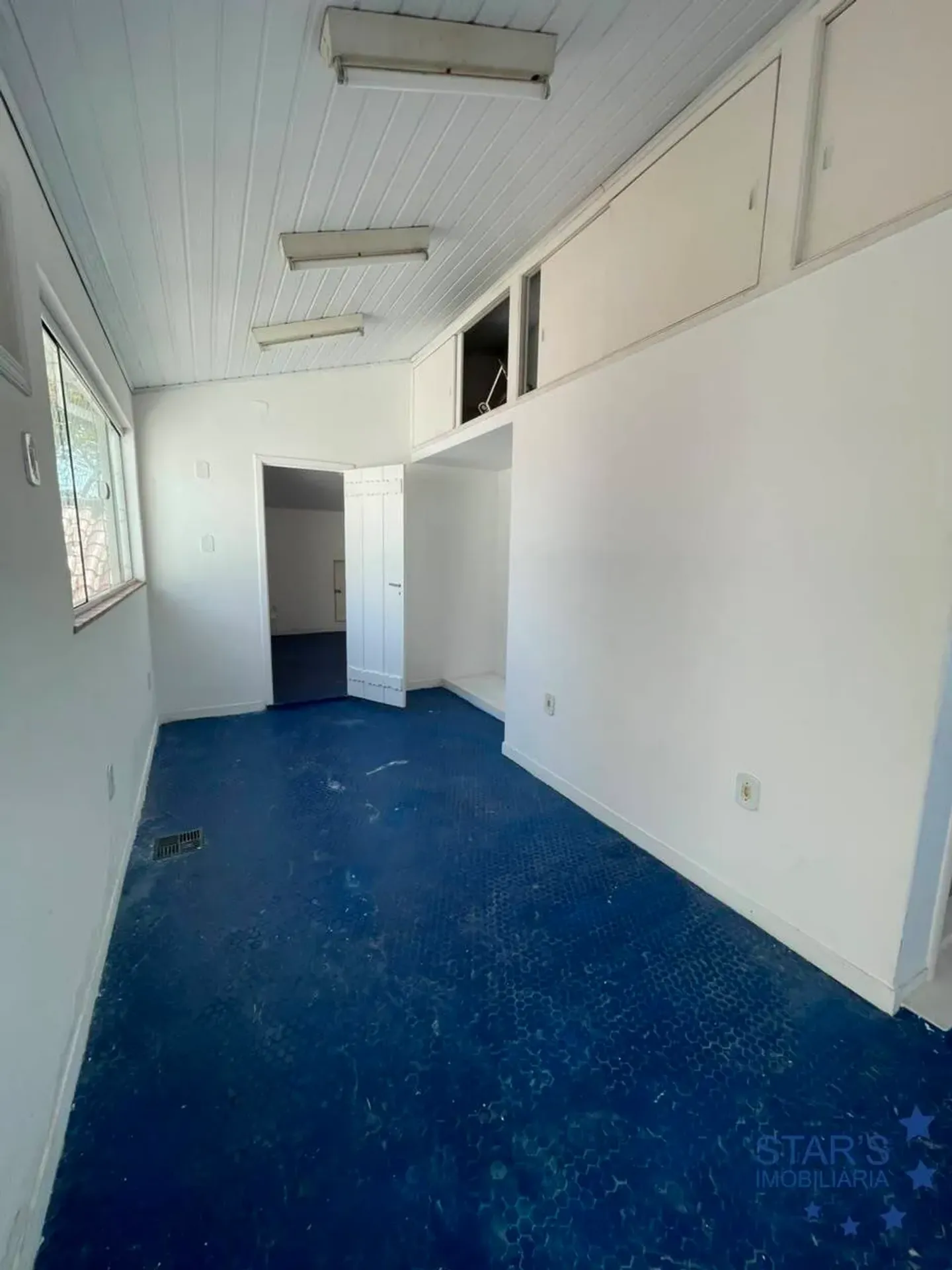 Будинок 250 м² із вікнами від підлоги до стелі — photo 31