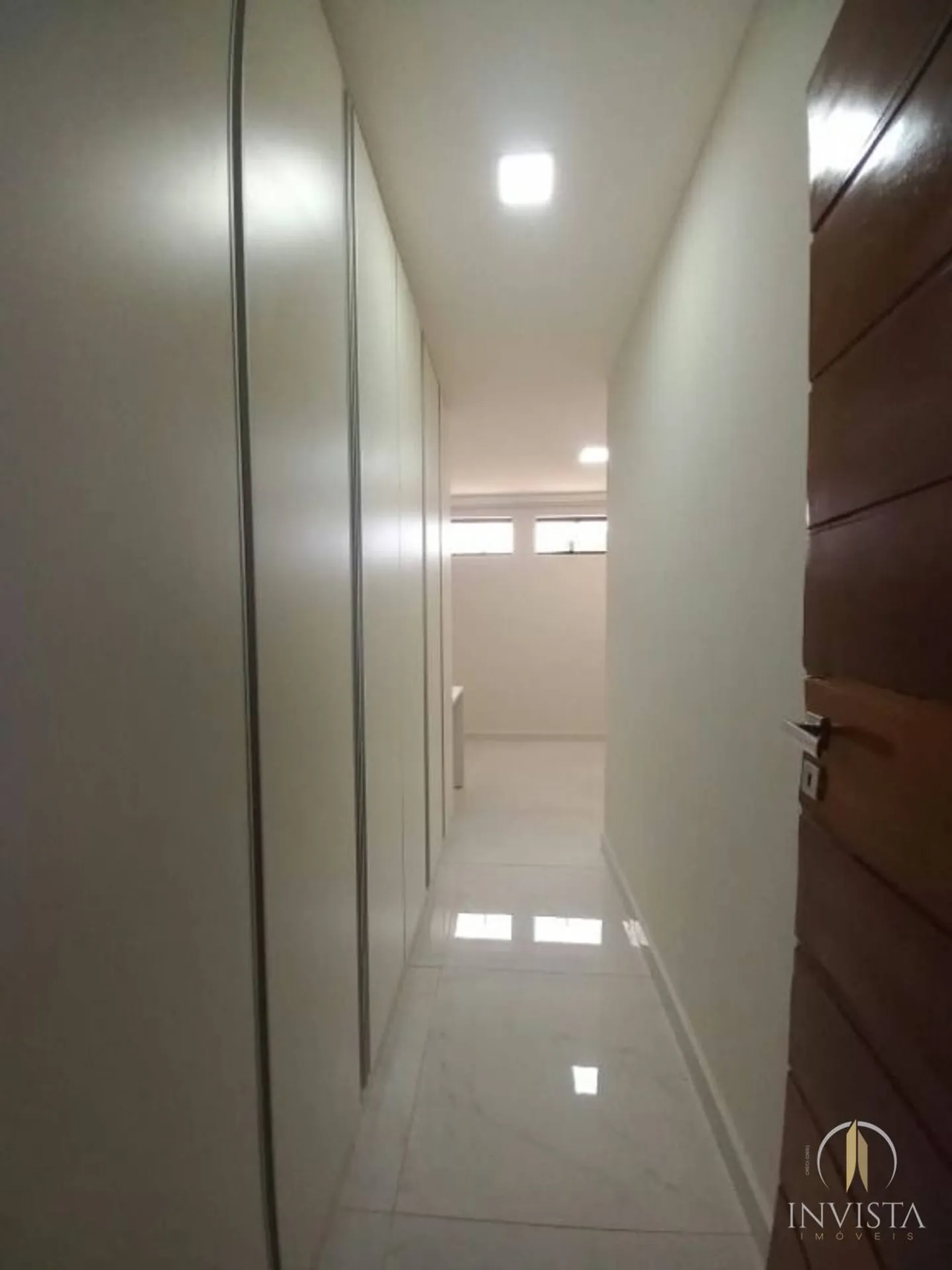 Furnished house, 481 m², with floor-to-ceiling windows — photo 64