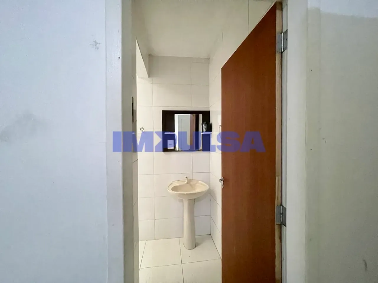 Furnished studio with 1 bedroom and separate kitchen — photo 14