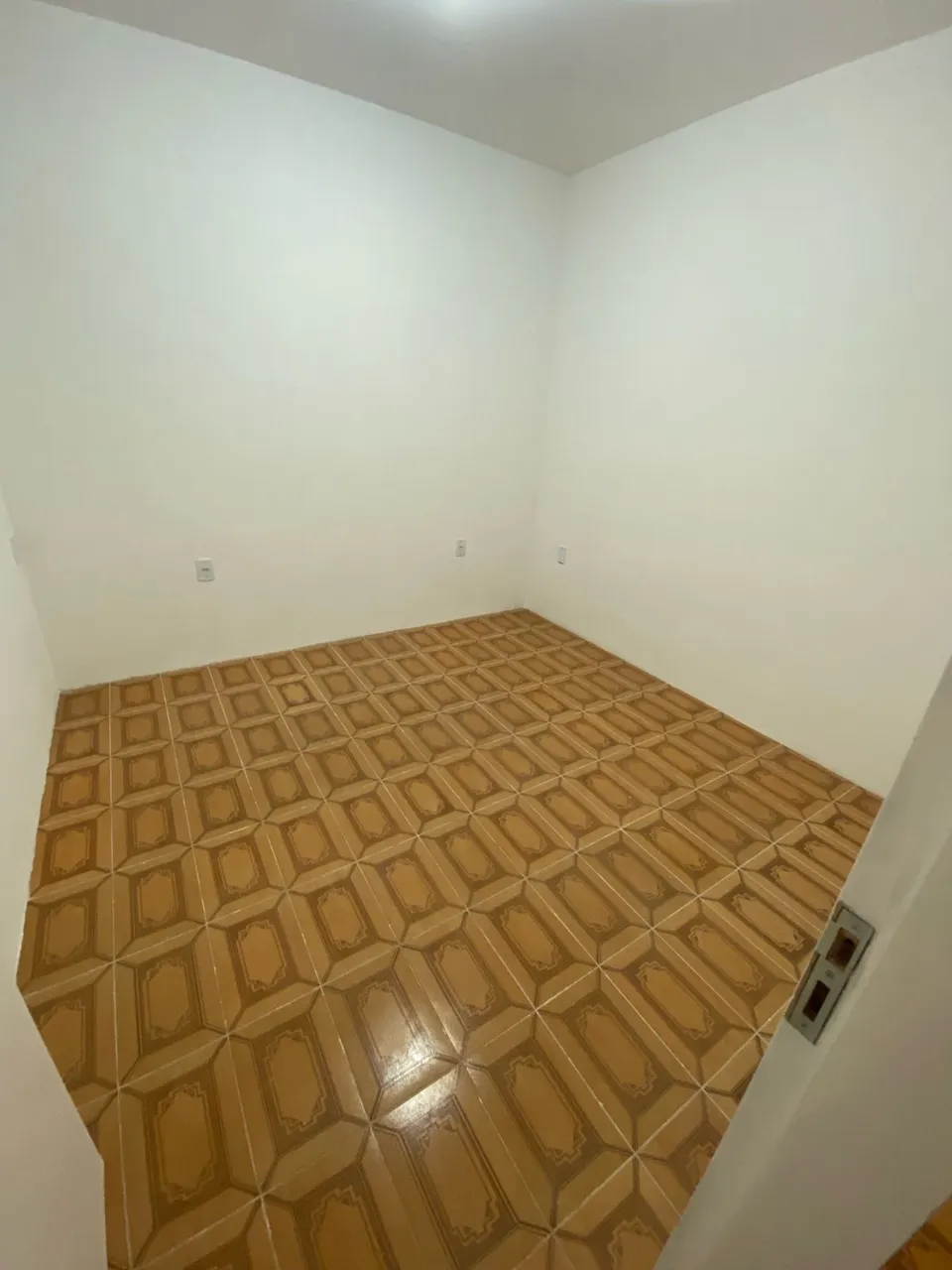 House with 2 bedrooms and 1 parking spot, enclosed kitchen — photo 3
