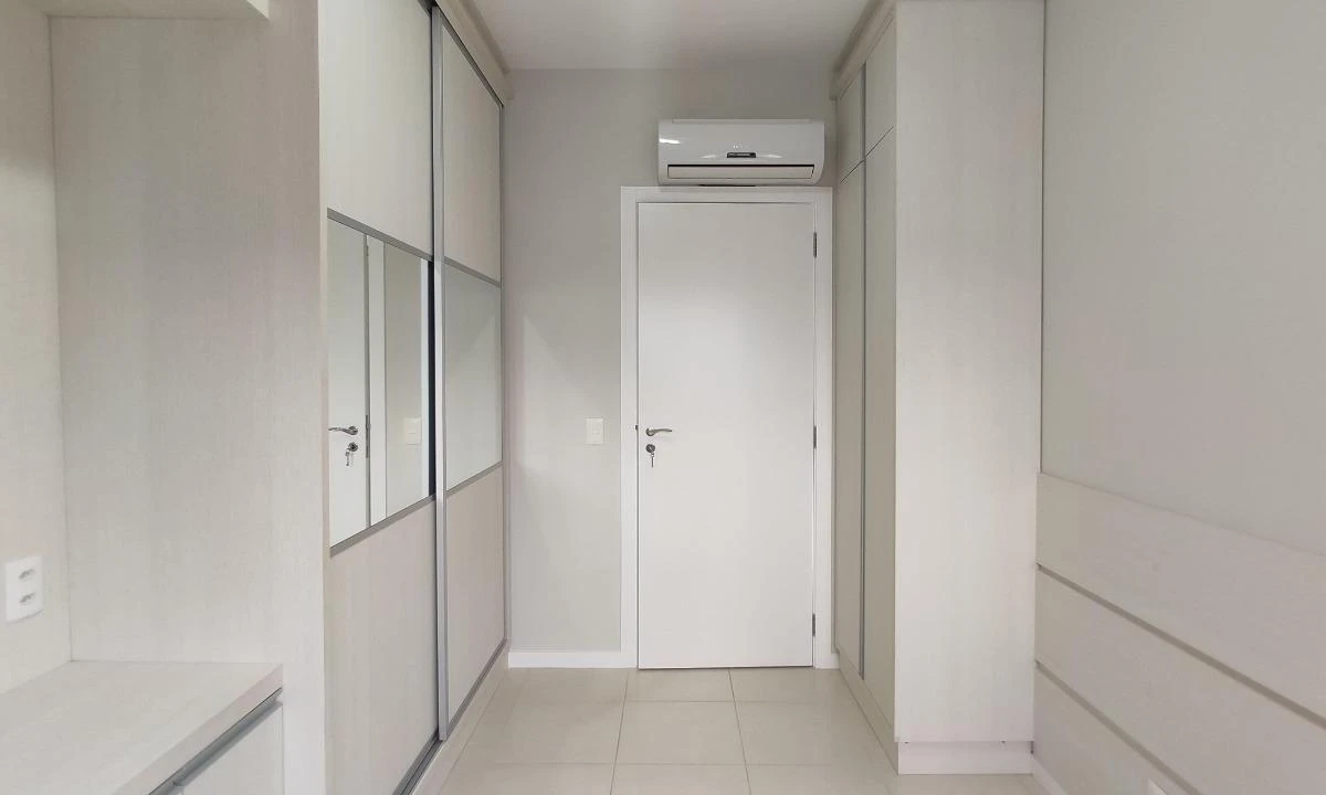2-bedroom apartment with a home office — photo 31