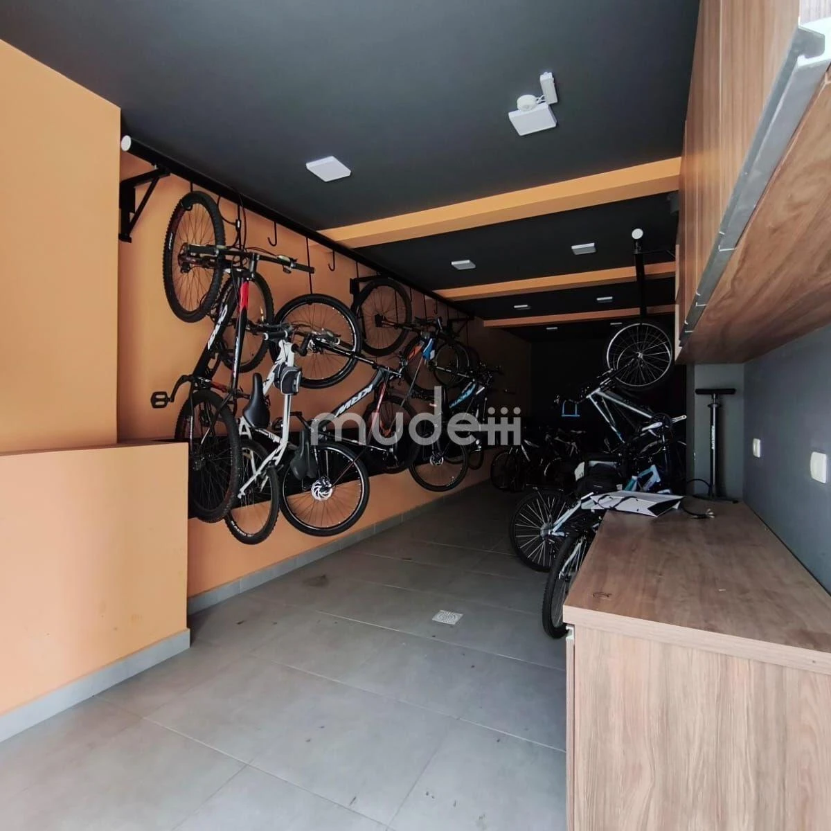 1-bedroom studio with no parking, 32 m² and 1 bath — photo 22