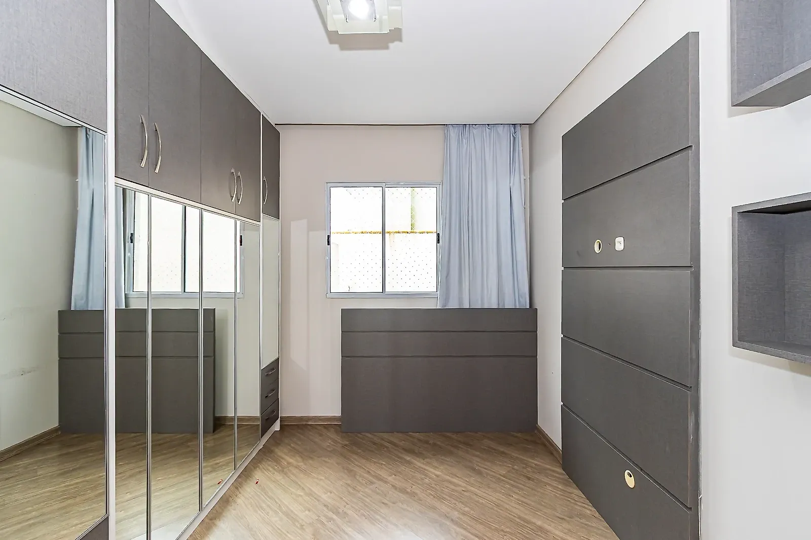 Apartamento de 2 quartos com varanda gourmet, Bacacheri — photo 13