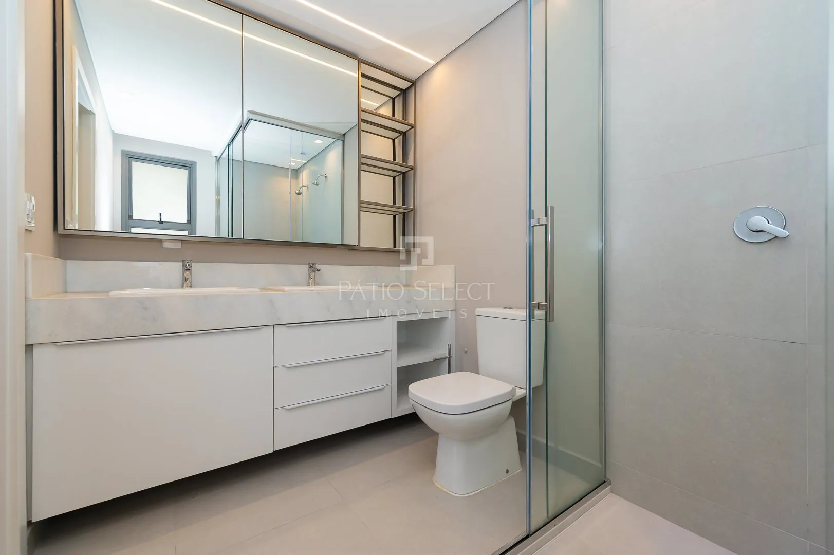 220 m² apartment with 3 en-suite bedrooms and 2 parking — photo 44