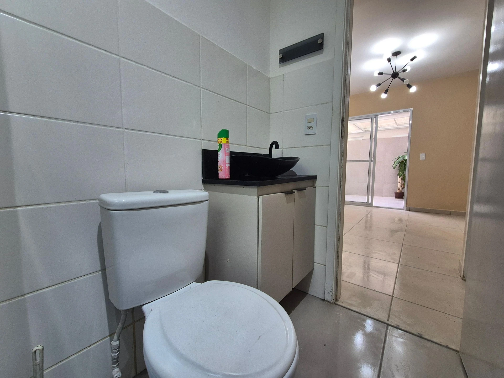 2-bedroom apartment in a building with a gym — photo 32