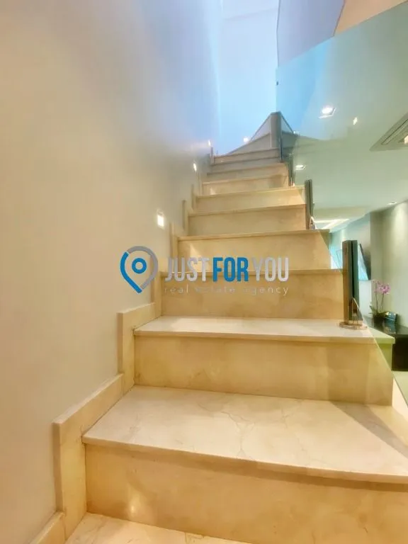 3-bedroom duplex with 4 bathrooms and 189 m² — photo 26
