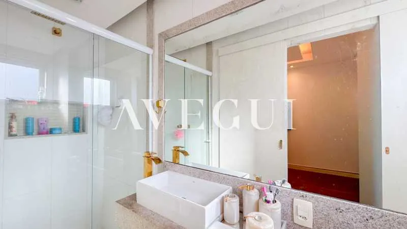 Apartamento mobiliado com 4 quartos e 5 banheiros — photo 25