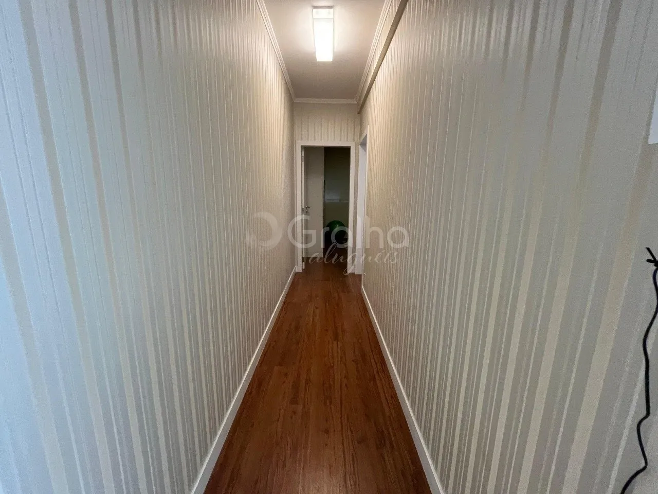 Furnished apartment with 3 bedrooms and 199 m² — photo 16