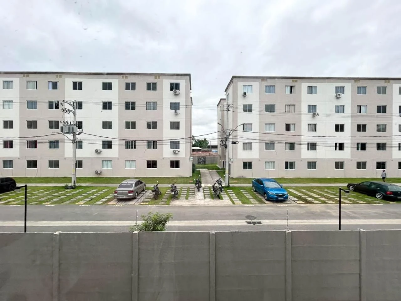 2-bedroom apartment in a building with a gym — photo 8