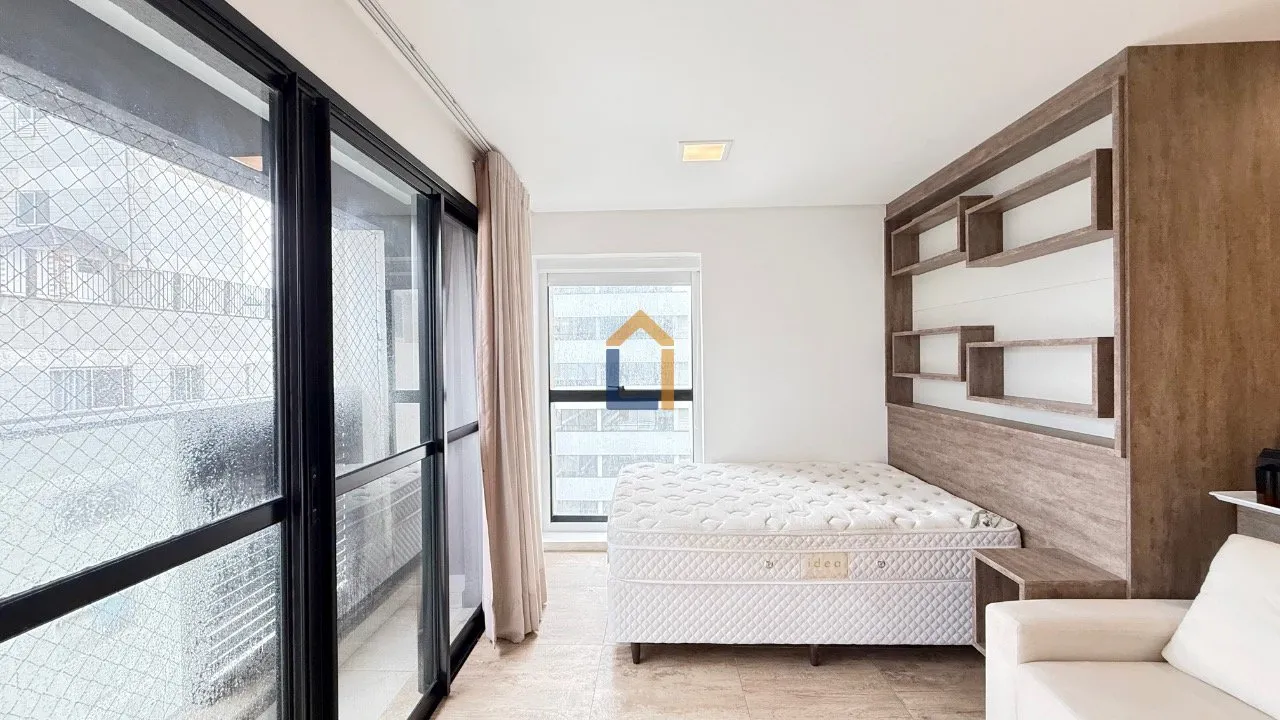 One-bedroom apartment with a dryer — photo 3