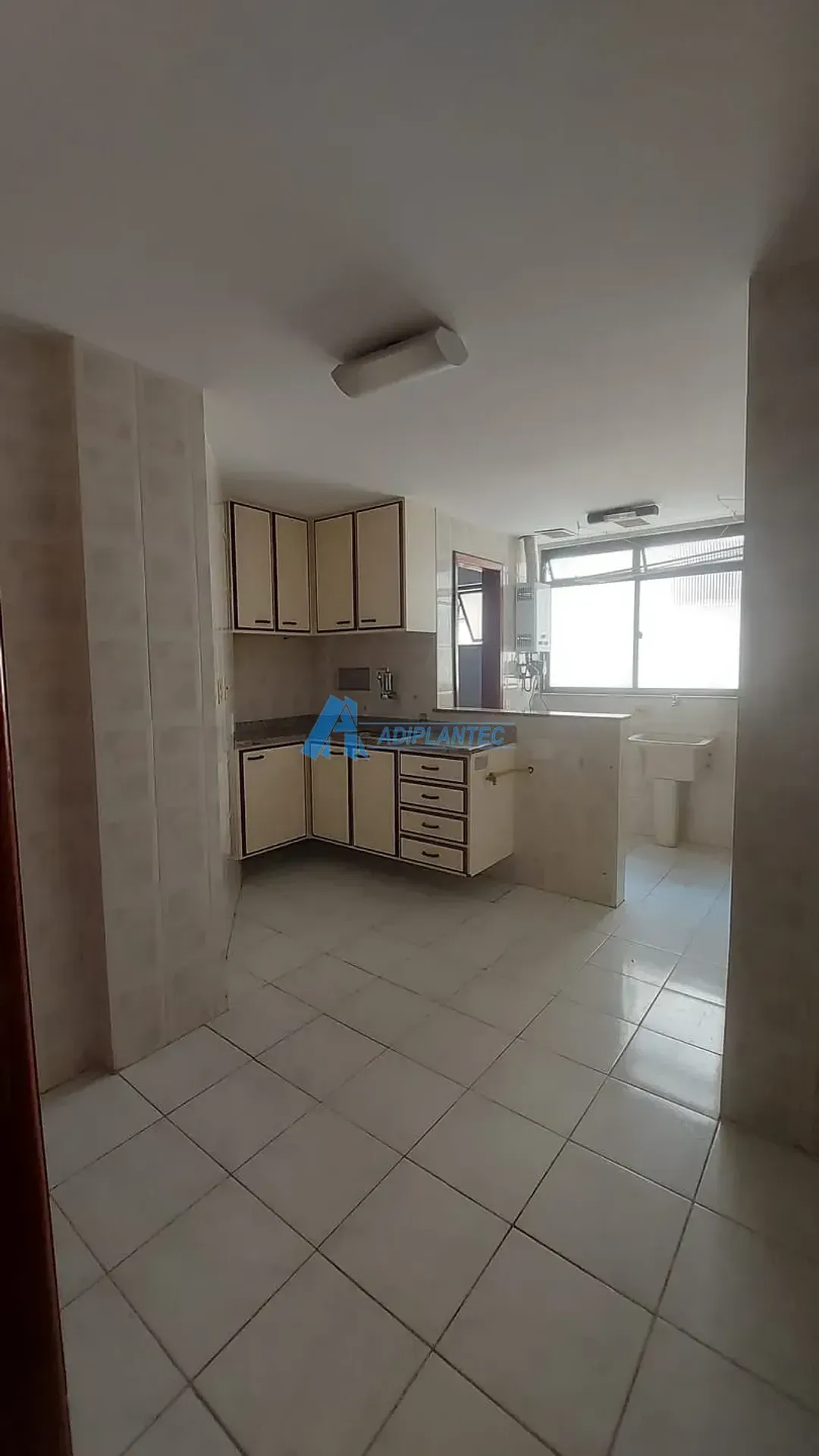 Apartment with 3 bedrooms, 1 bathroom and parking — photo 24