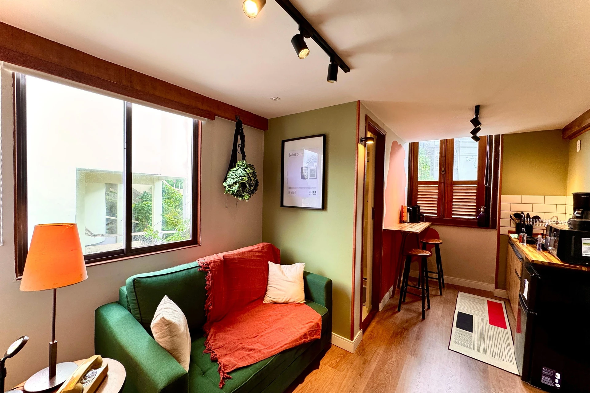 1 quarto e piso de madeira ou laminado: apartamento de 24 m² — photo 2