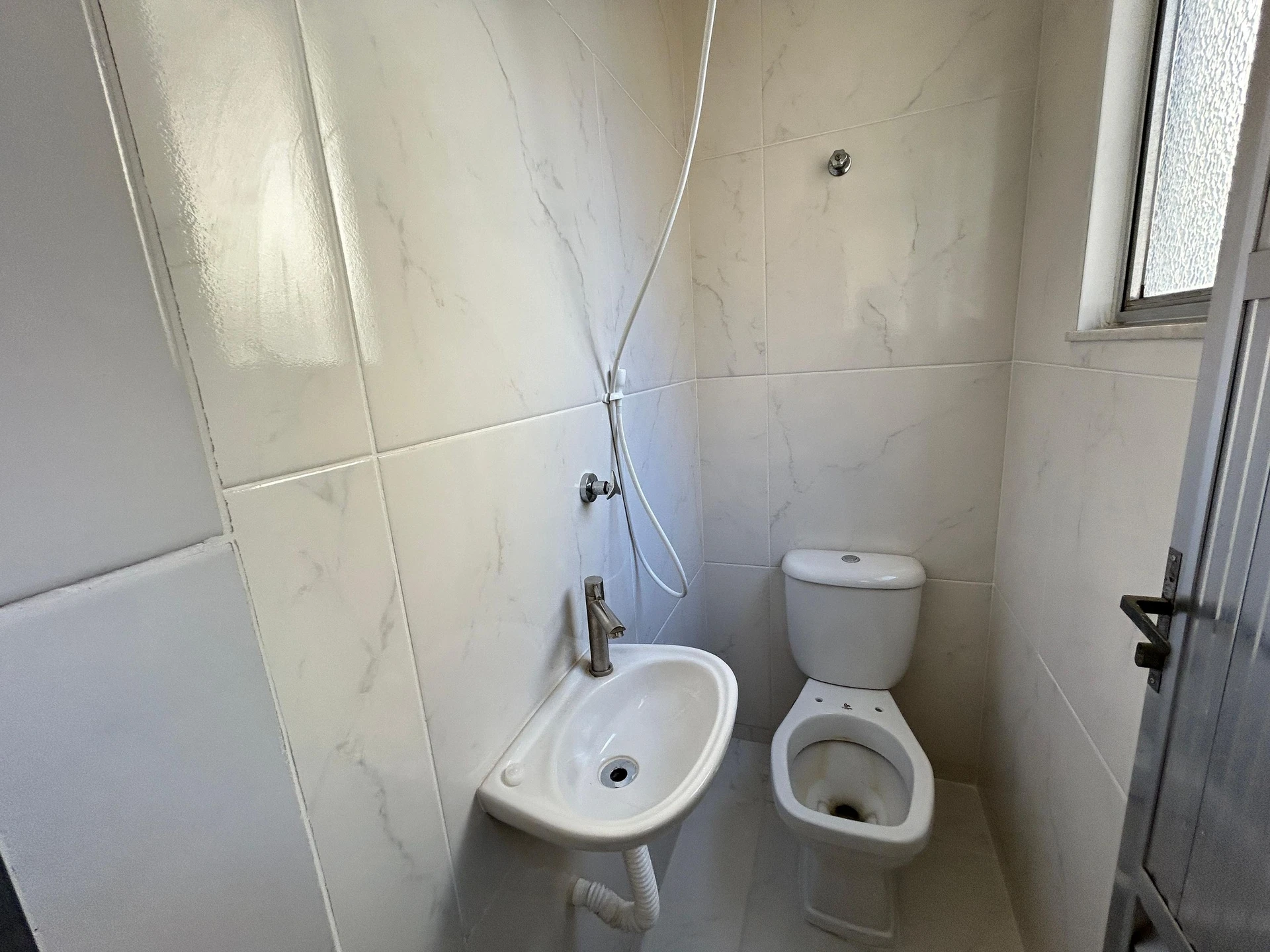 Unfurnished rental apartment with 2 bedrooms and parking — photo 27