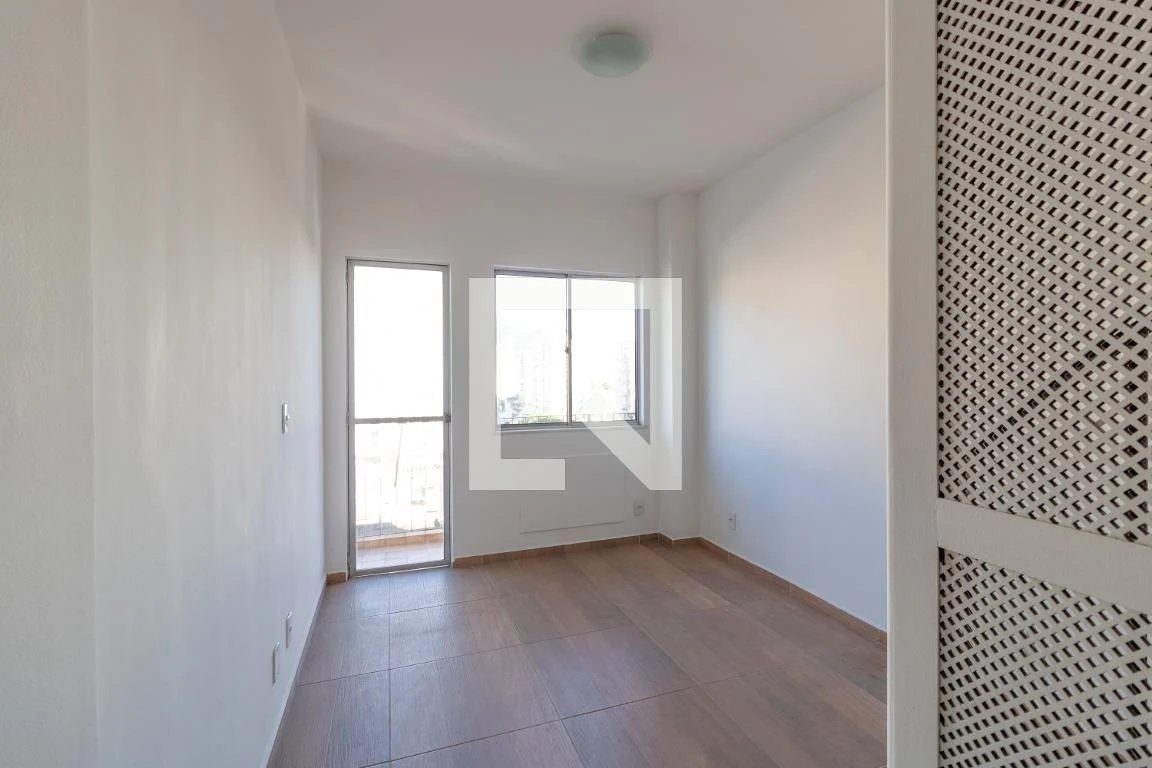 3-bedroom apartment in a building with a gym — photo 7
