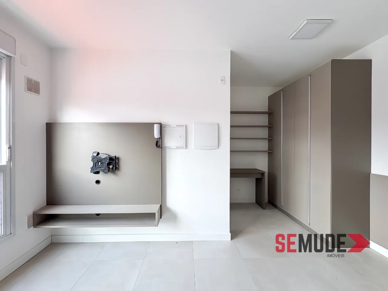 Home office in a one-bedroom apartment, 31 m² — photo 4