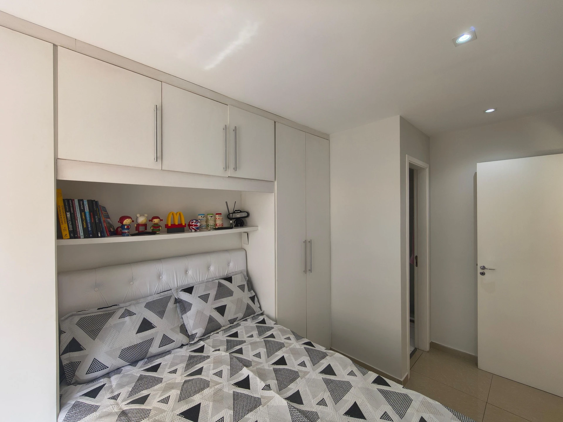 Furnished apartment, 57 m², with a washing machine — photo 5