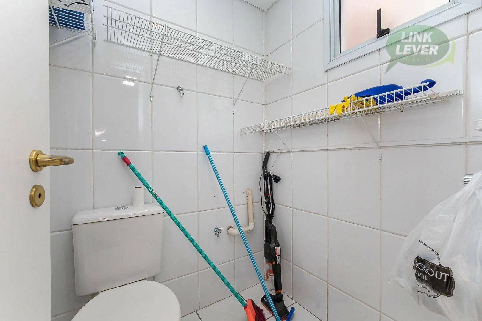 Apartment with 3 bedrooms, balcony and 135 m² — photo 19
