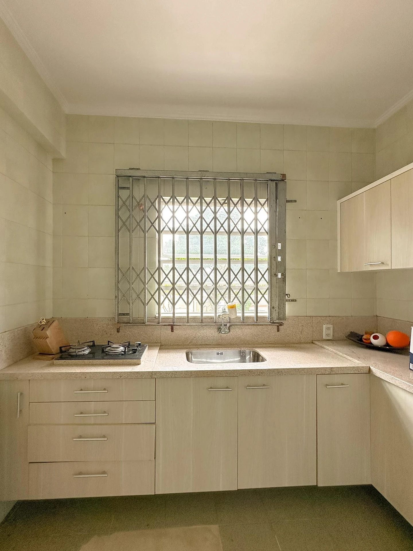 Furnished house, 250 m², with a bathtub — photo 61
