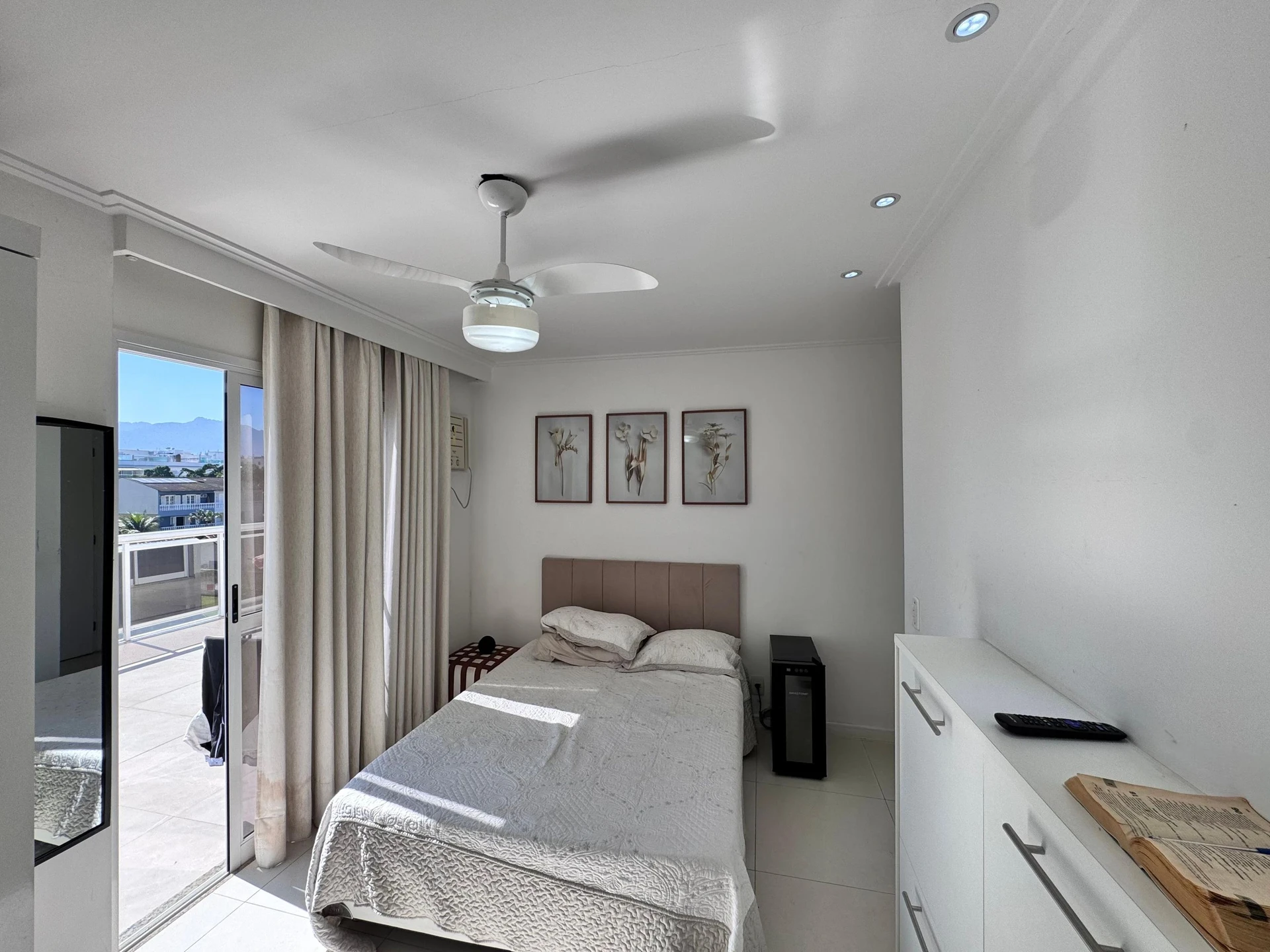 Furnished apartment with 3 bedrooms and 2 parking spaces — photo 17