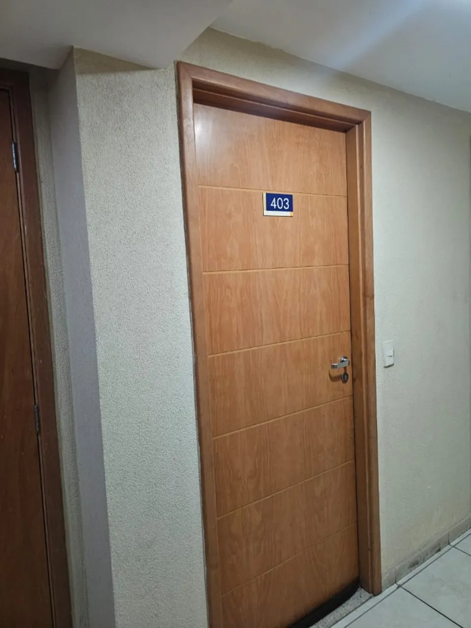 2-bedroom apartment in a building with a gym — photo 9