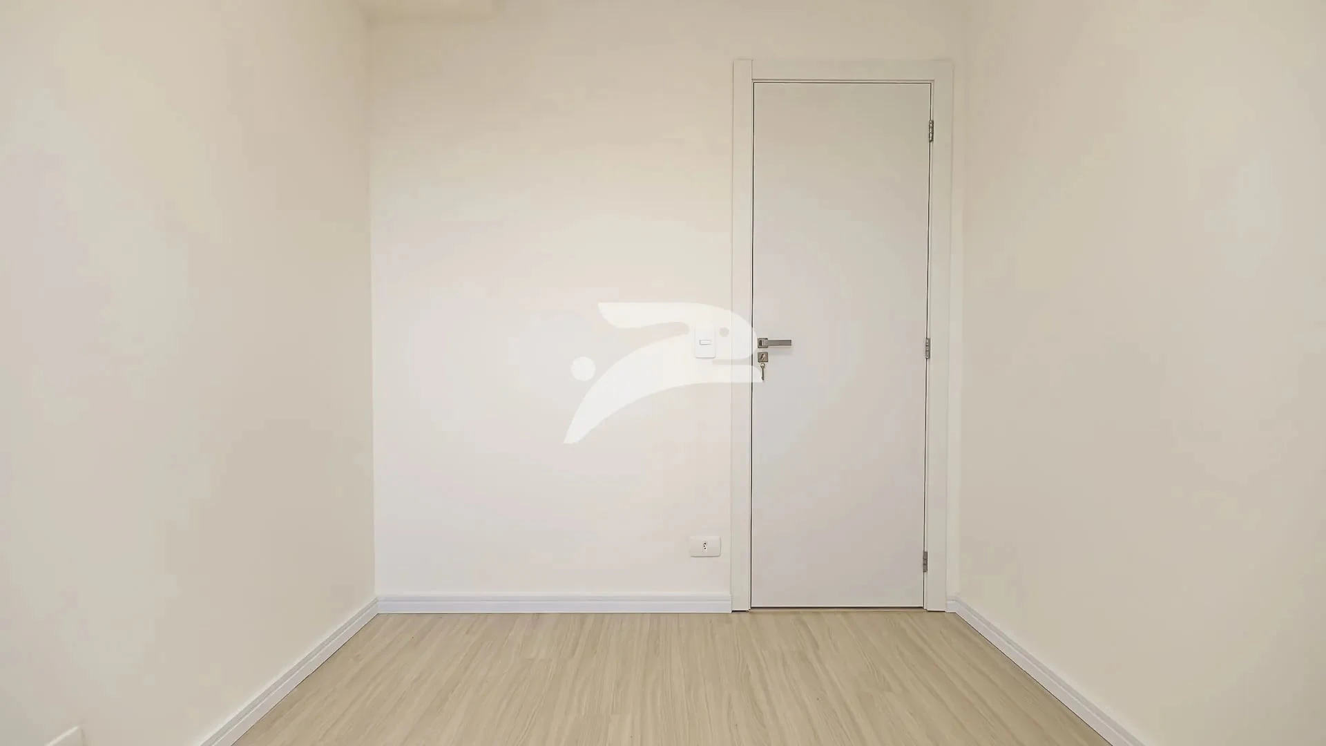 Furnished 2-bedroom apartment with 1 bathroom — photo 10