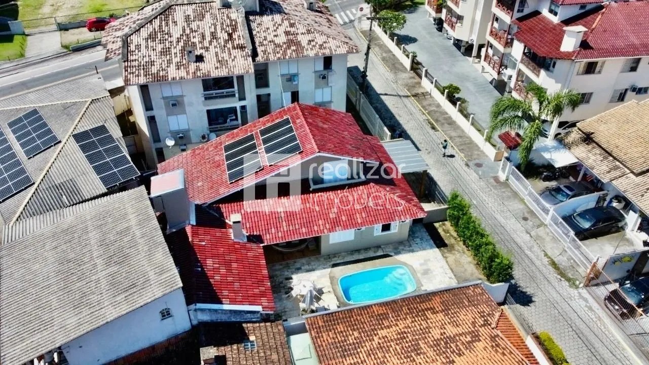 3-bedroom house with balcony grill and 209 m²