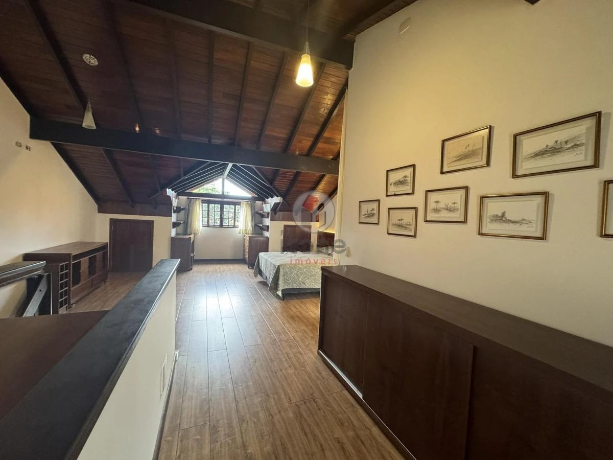 3-bedroom house with a bathtub in Curitiba — photo 12