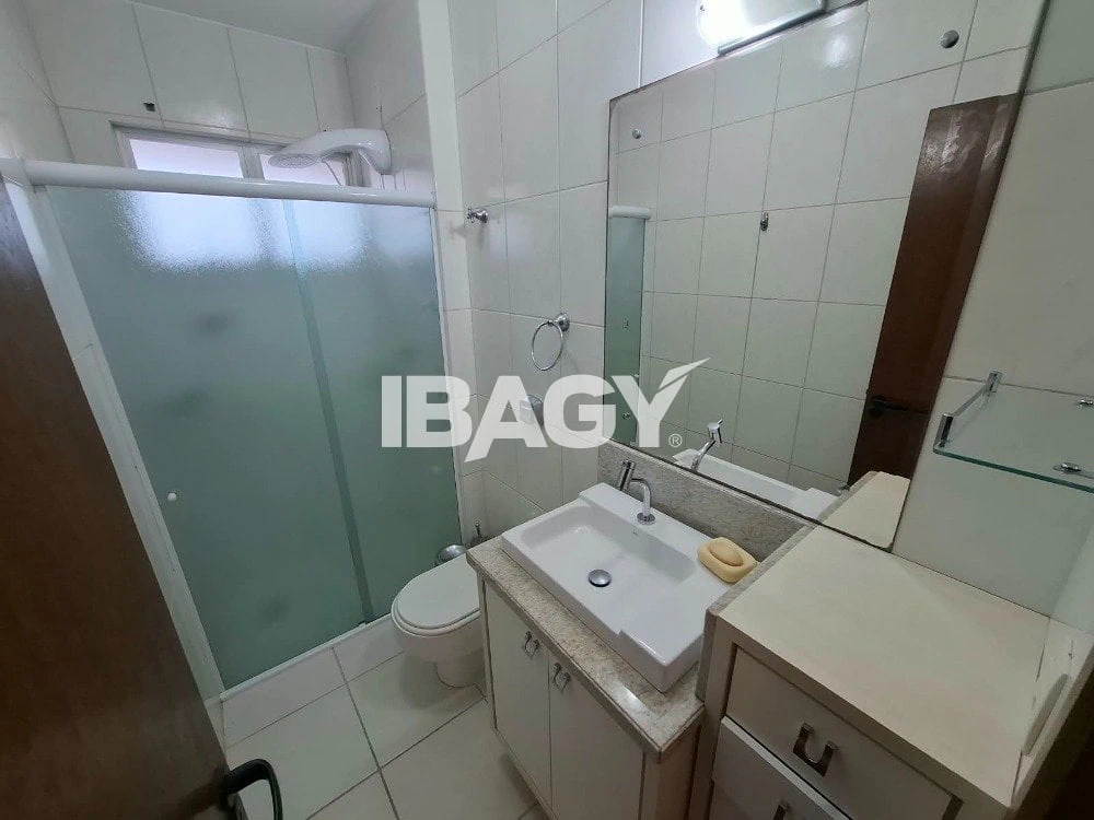 One-bedroom apartment with a water view — photo 11