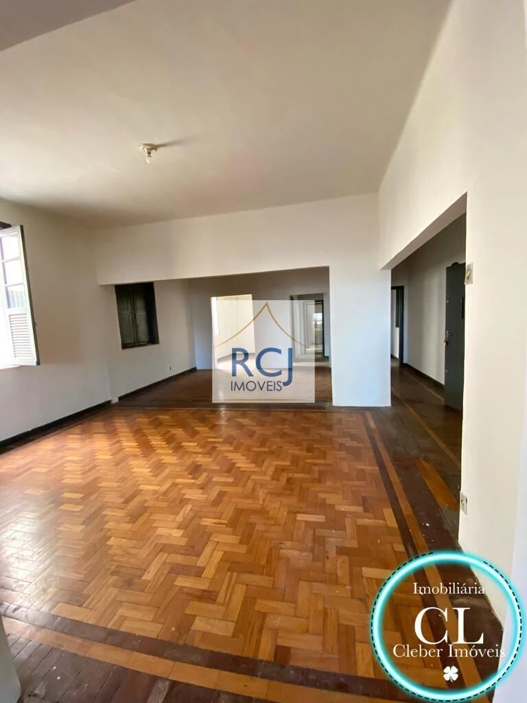 2-bedroom house with 1 bathroom and no parking spot — photo 10