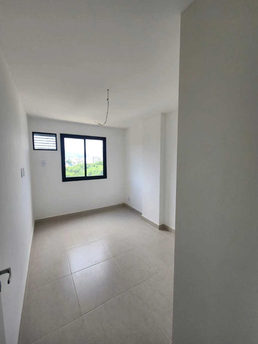 Mountain view in a one-bedroom apartment, 35 m² — photo 9
