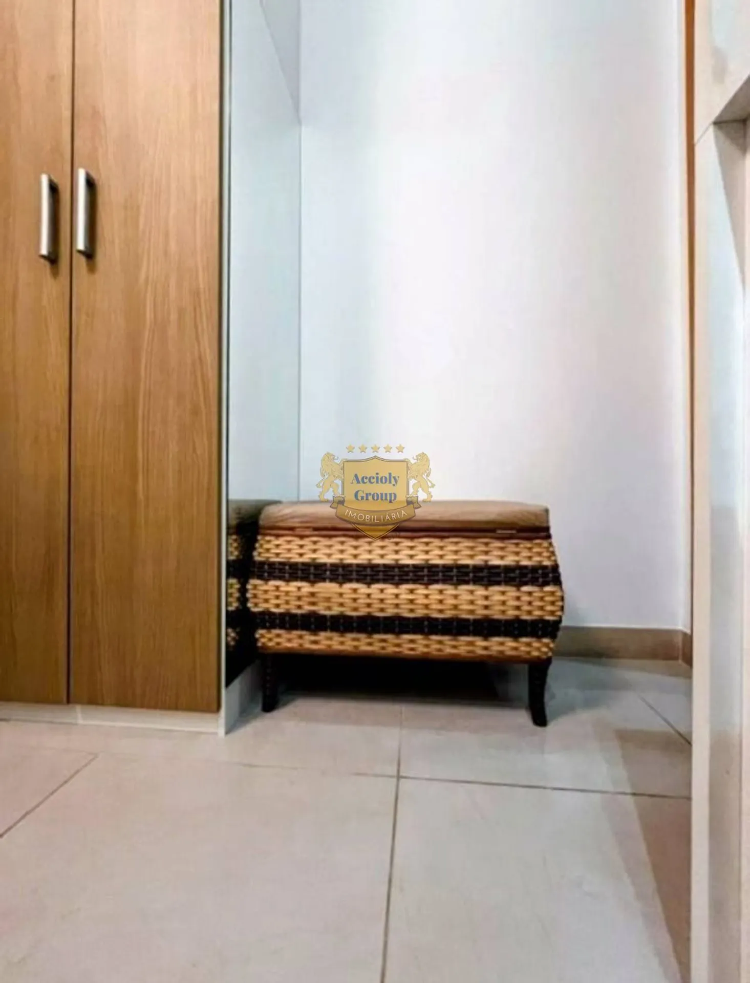Furnished apartment, 20 m², with a glass-enclosed balcony — photo 32