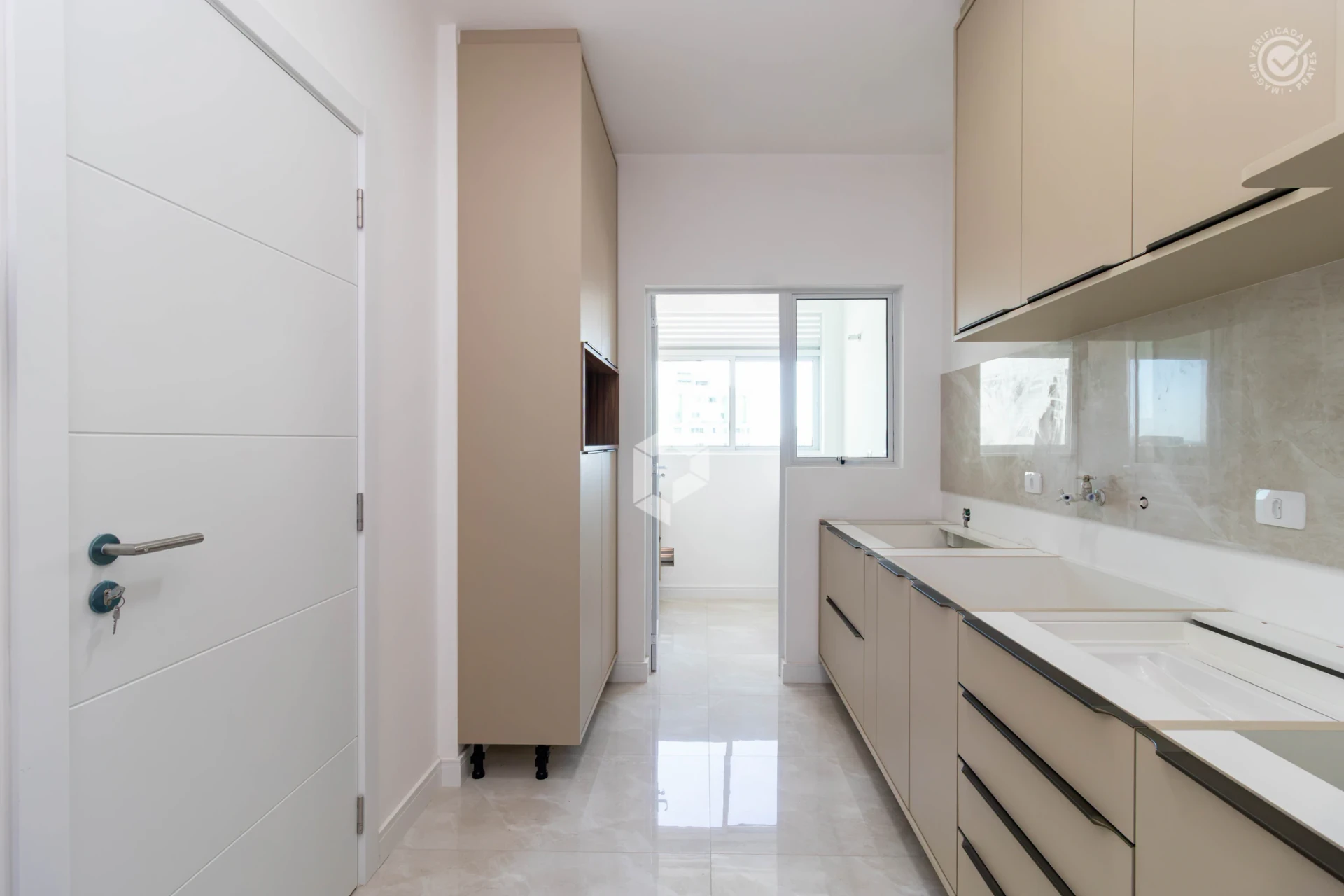 Apartamento de 2 quartos, sendo 1 suíte, 80 m², Centro — photo 2