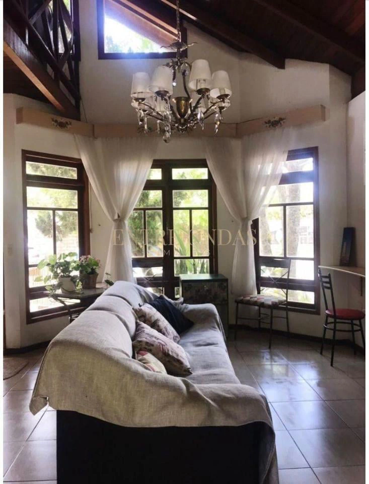 4-bedroom house with a bathtub in Florianópolis — photo 8