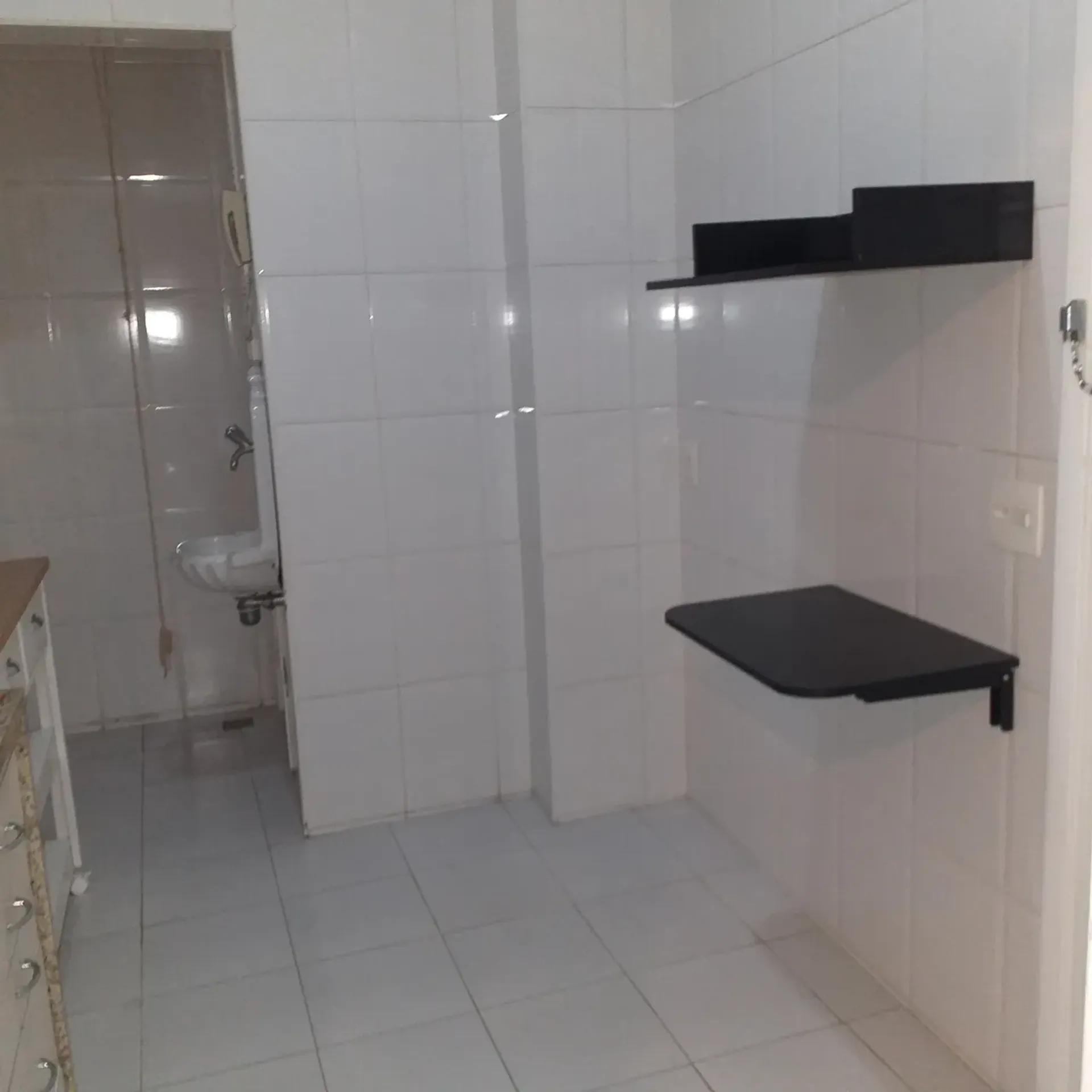 2-bedroom apartment with 3 bathrooms and glass shower — photo 23