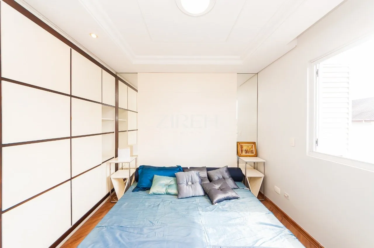 4-bedroom house with 4 parking spaces and open-plan kitchen — photo 30