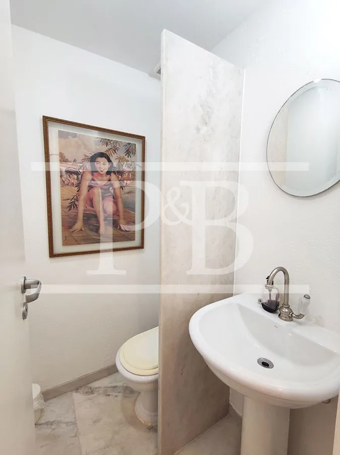 Furnished apartment with 4 bedrooms and 400 m² — photo 16