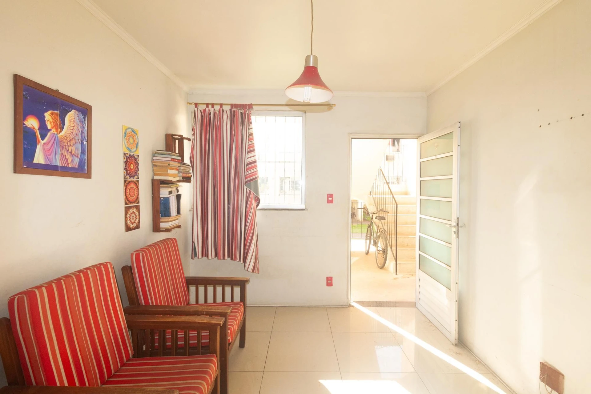 Unfurnished apartment with 2 bedrooms and a separate kitchen — photo 16