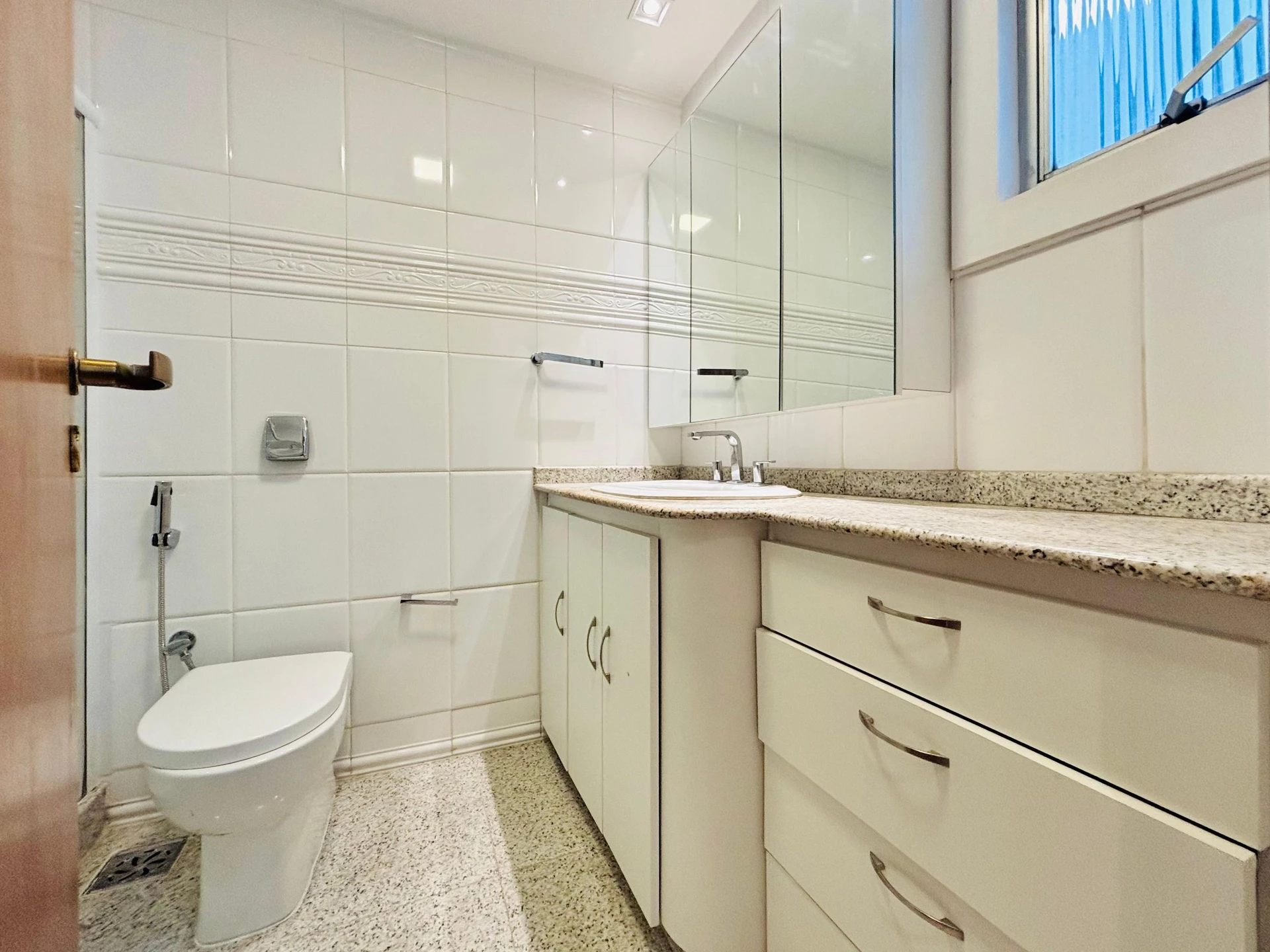 Mountain view in a 4-bedroom apartment, 220 m² — photo 30