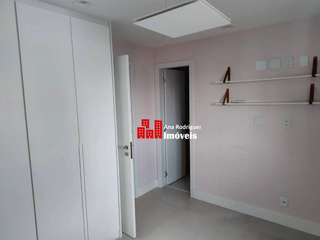 4-bedroom apartment with an open-plan kitchen — photo 10